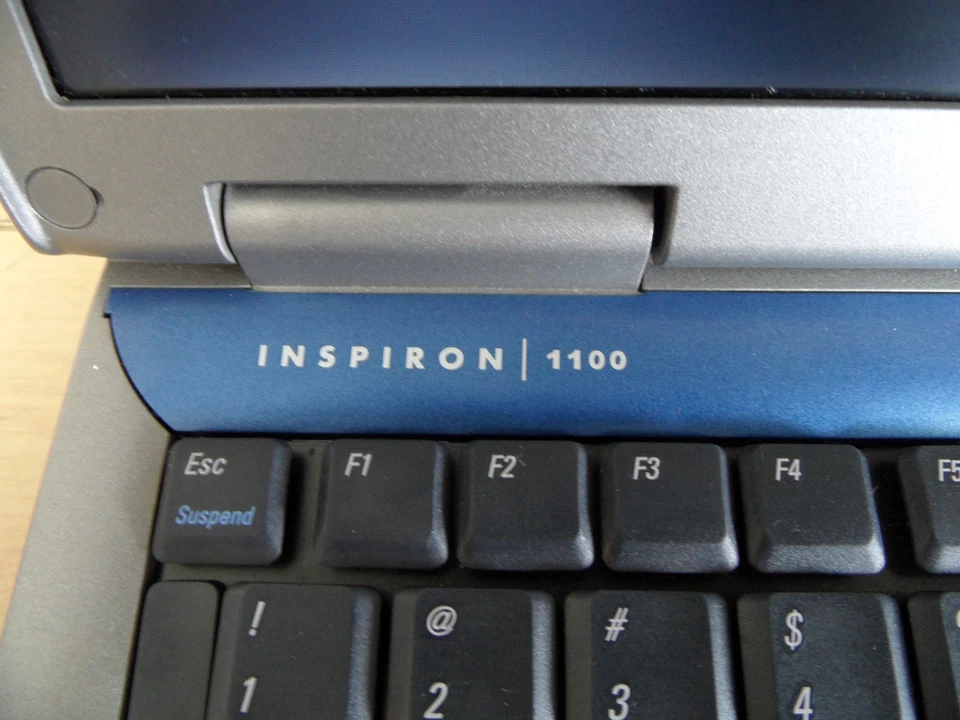 Computadora portátil Dell Inspiron 1100 piezas publicada en la bios sin disco duro Foto 4 de 4