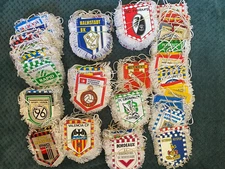 2) Pennant calcio vintage anni 70 mondiale e britannico piccoli: *Scegli dalla lista*