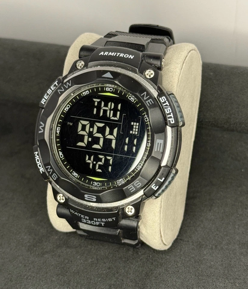 Reloj deportivo digital Armitron para hombre negro 330 pies resistente al agua cronógrafo Foto 4 de 4