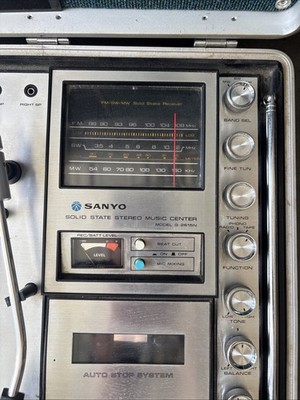 Vintage SANYO Solid State Stereo Music Centre Model G-2615N
