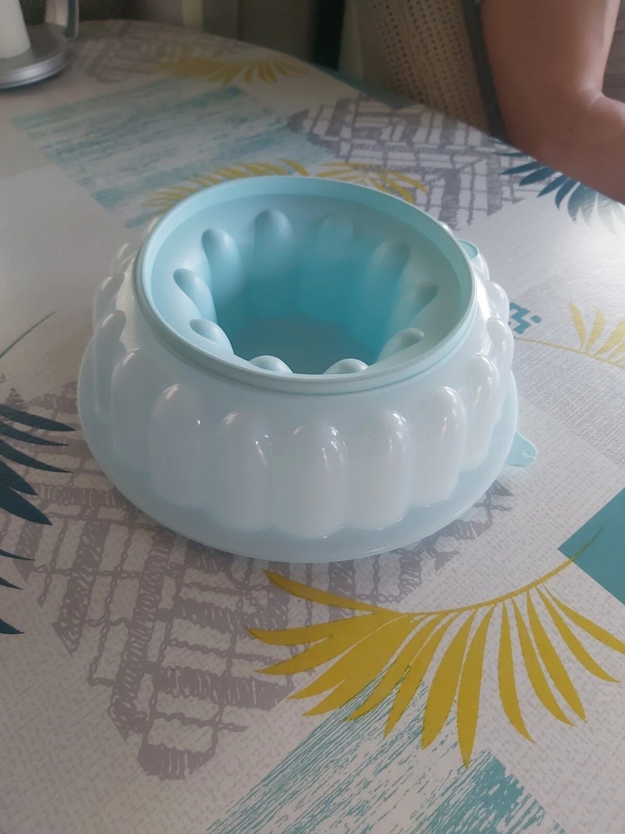 TUPPERWARE MOULE À Charlotte Couronne Grand 23 cm Couvercle Centre Complet EUR 12,00 - FR