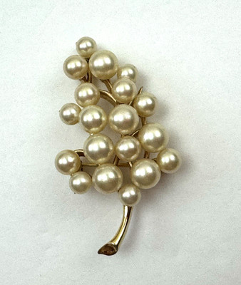 Vintage Majorica Signed Gold Tone Faux Pearl Cluster Grape Brooch Pin Estate