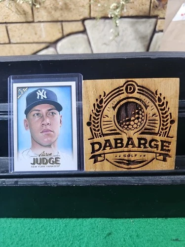 2018 Topps Gallery Aaron Judge / Card #1 / New York Yankees