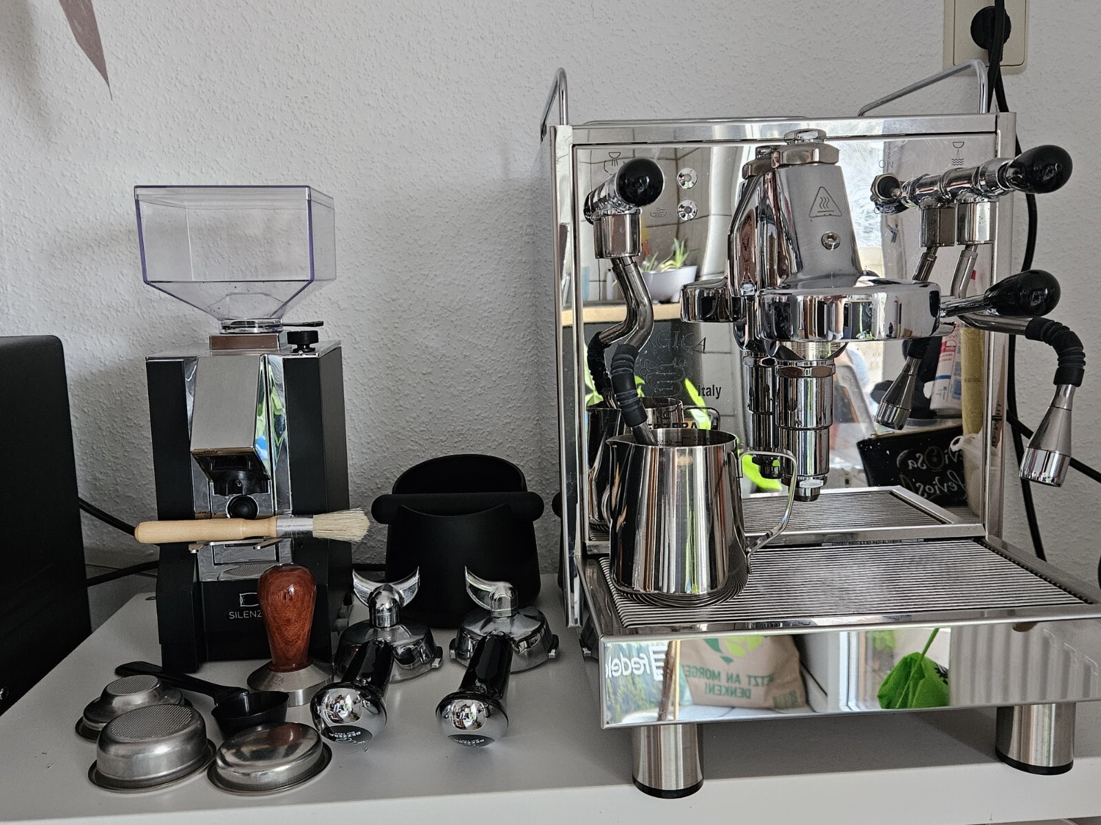 BEZZERA Siebträger Kaffeemaschiene/ Kaffeemühle/ 2x Aufsatz/mit Zubehör
