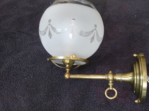 Sconce Antique 1870 - 1900s Gas to Elec, Globe Etched Shade - Picture 3 of 7