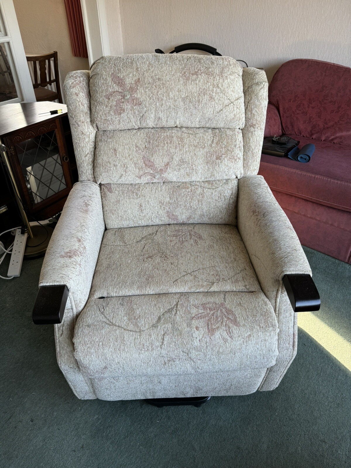 LEICESTER DUAL MOTOR RISER RECLINER MOBILITY LIFT CHAIR IN BOUQUET