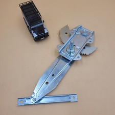 LAND ROVER DEFENDER 2007-2016 RH / RIGHT HAND REAR DOOR MANUAL WINDOW REGULATOR