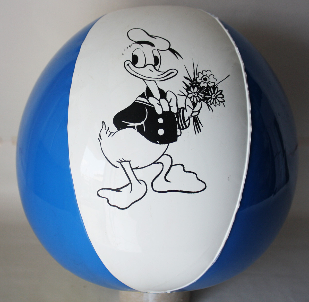 RARE VINTAGE 70'S DONALD DUCK GREEK VINYL SEA POOL BALL INFLATABLE