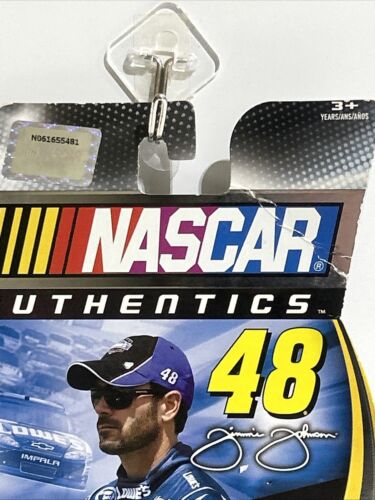 2011 Jimmie Johnson #48 Lowe’s 1/64 NASCAR Authentics Diecast NEW ON CARD - Picture 2 of 6