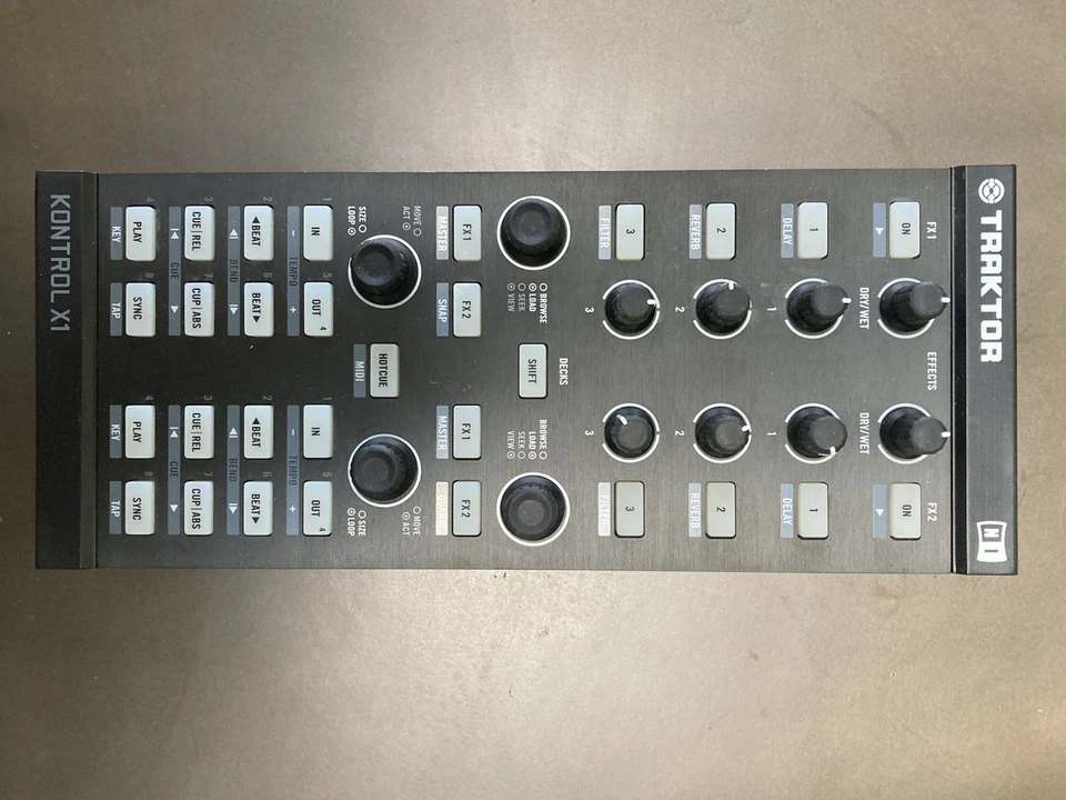 Native Instruments Traktor Kontrol X1 Dj mixer - Image 3 of 4