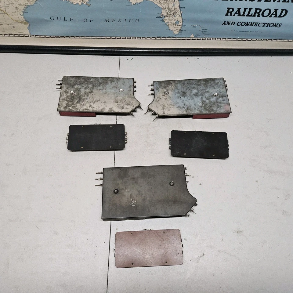 Marx Remote Switches (3)  with control panels. Not Tested - Image 2 of 2