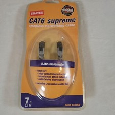STAPLES CAT6 Supreme Snagless Networking Cable RJ45 Male/Male 7 ft 631056