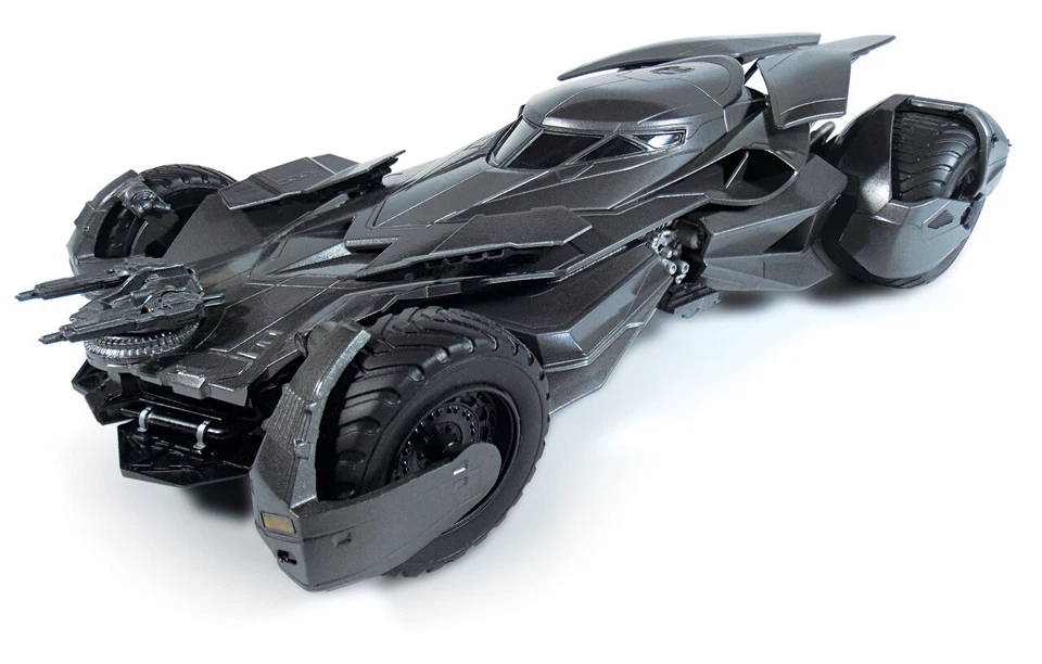 Batman Vs Superman: Dawn of Justice Batmobile - Moebius Models 964 1/25 Scale  - Image 3 of 4