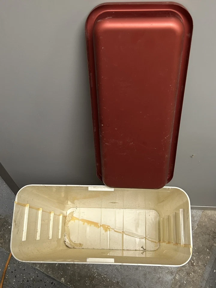 老式基本烟草品牌塑料垃圾桶烟灰缸 21" X 12" — 第 3/4 张图片