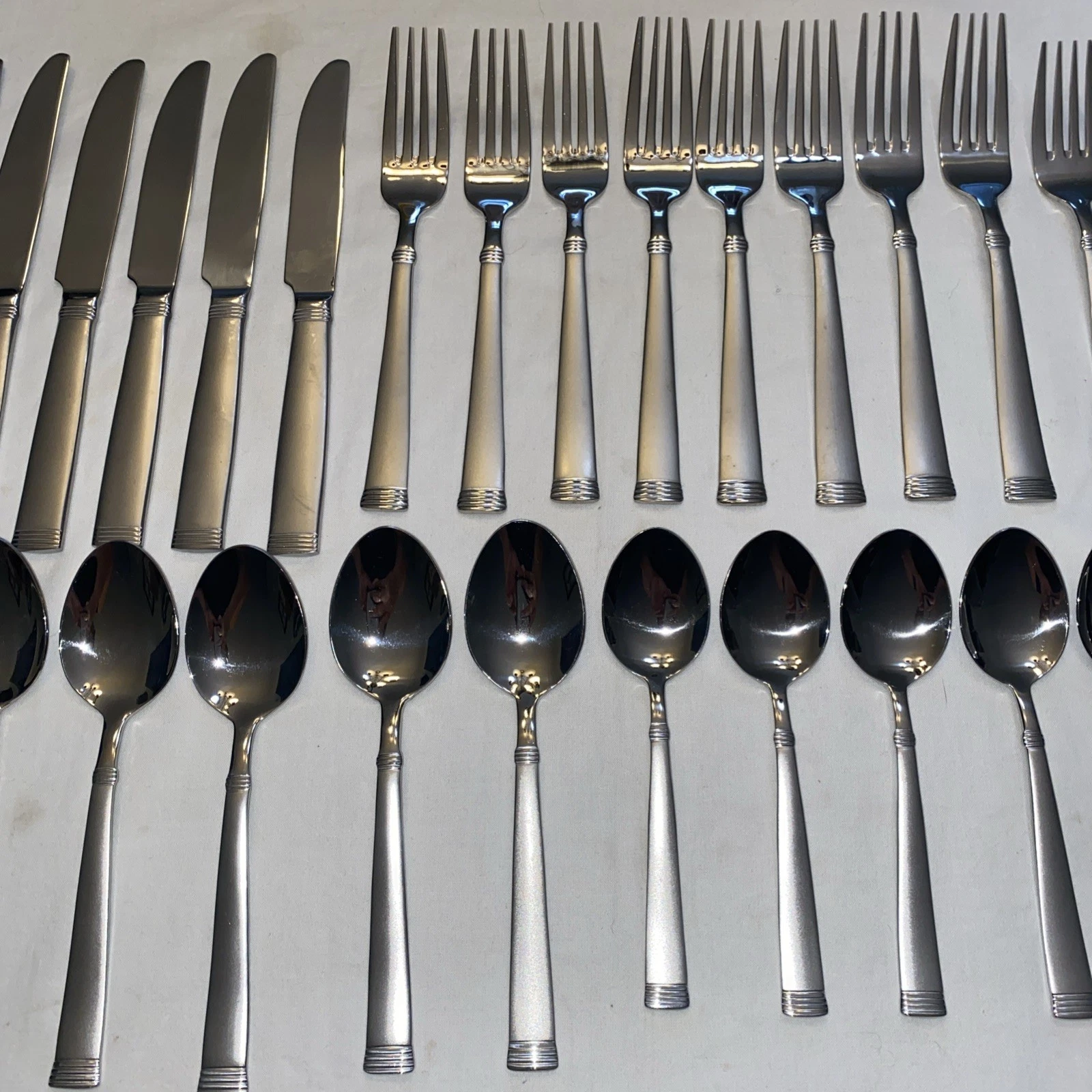 Wallace Flatware Napoli Frost 42 Pcs Serves 8 Knives Stainless Forks Spoons18/10
