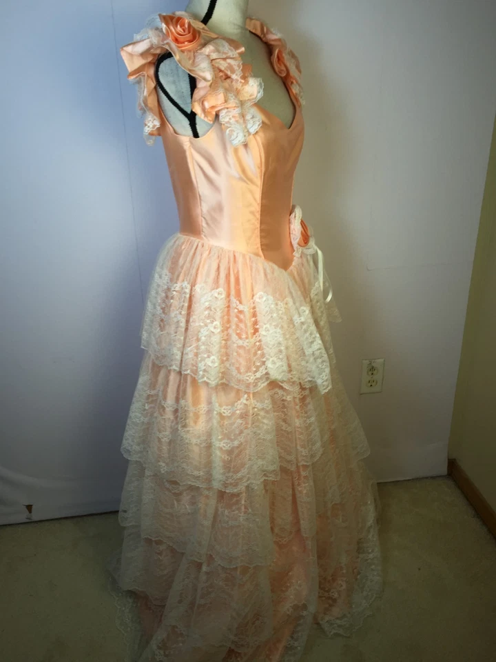 Vestido De Colección Años 80 Coqueteo Baile de graduación (Pecho 35", Cintura 30") Melocotón Satinado Encaje Foto 2 de 4