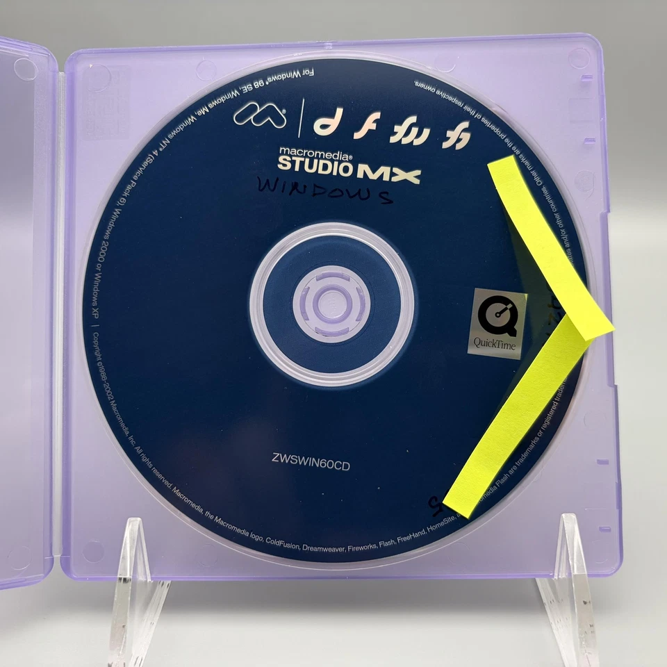 Disco de software vintage Macromedia Studio MX Windows ZWSWIN60CD Dreamweaver Flash Foto 2 de 4