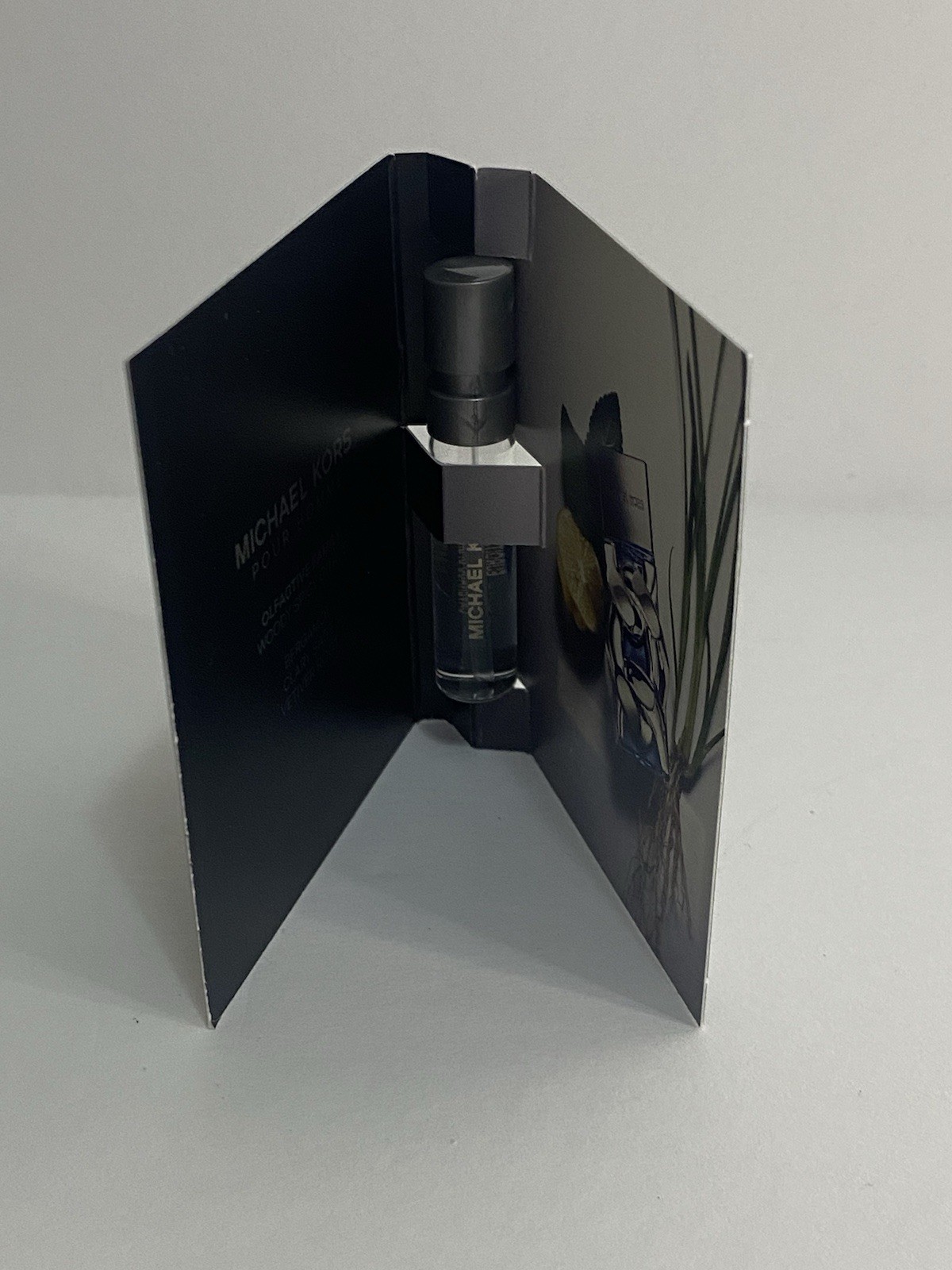 Michal Kors • Pour Homme Men • Eau de Parfum EDP Perfume Sample • 1.5 ml/0.05 oz thumbnail 2