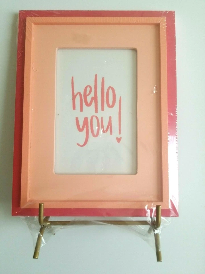 Marco de fotos y soporte coral y dorado "Hello You" habitación de niñas, oficina, dormitorio, etc. Foto 3 de 4