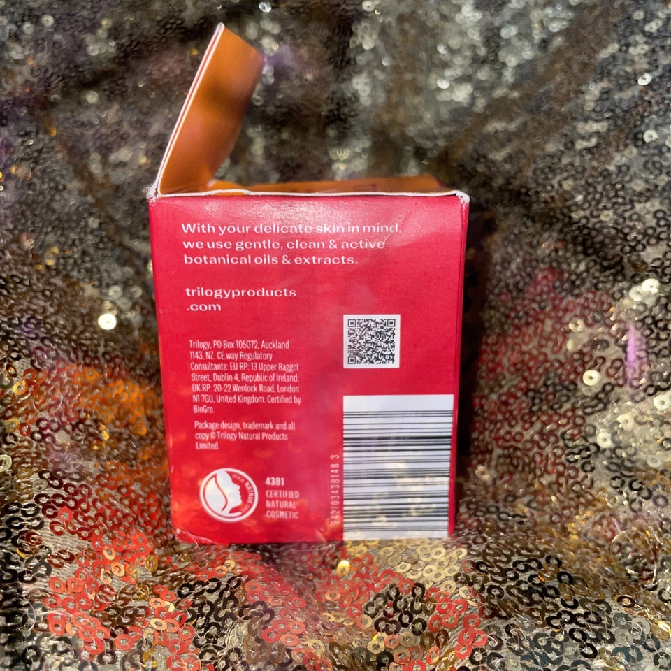 Trilogy Vitamin C Microdermabrasion Dual Action Facial To Smooth And Brighten - Image 2 of 4