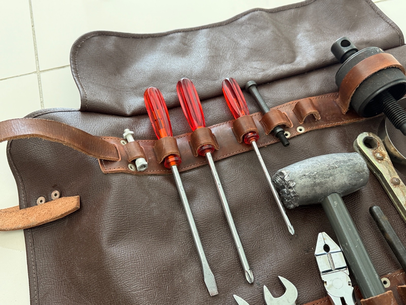 Ferrari 330 GT / 365 GTC GT 2+2 Tool Kit