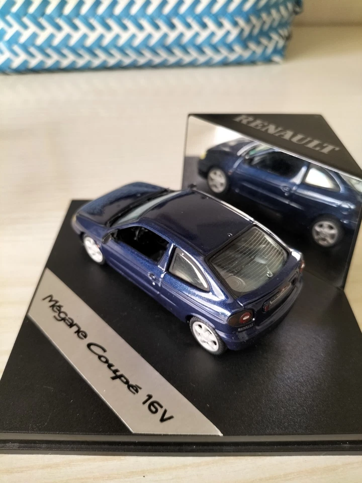 Modellino Auto Scala 1:43 Renault Megane Coupe 16V diecast modellismo statico - Immagine 2 di 3