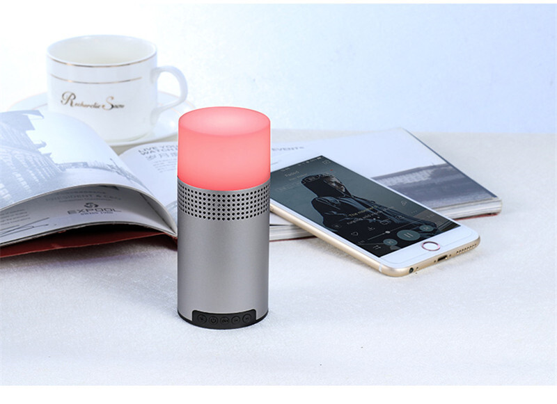Haut-parleur Bluetooth portable avec lampe LED pour vos soirées en terrasse