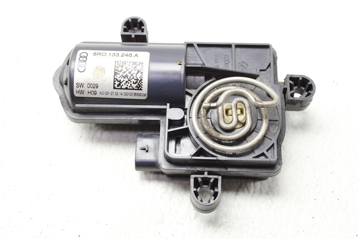 2015 Porsche Macan S Exhaust Flap Open Close Motor 8R0133246A  