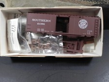 HO FREIGHT CAR BOXCAR Southern RAILWAY Kit 40 'NIB Item 932-3704 Walthers