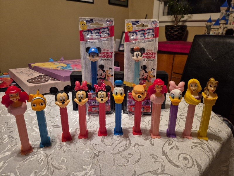13 LOT Of  Disney Pez Candy Dispenser - Good Condition 