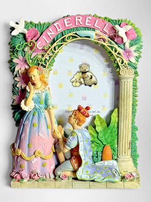 Disney Cinderella Resin Picture Frame Wong s Int l 2003 Princess Frame Y2K Vibe