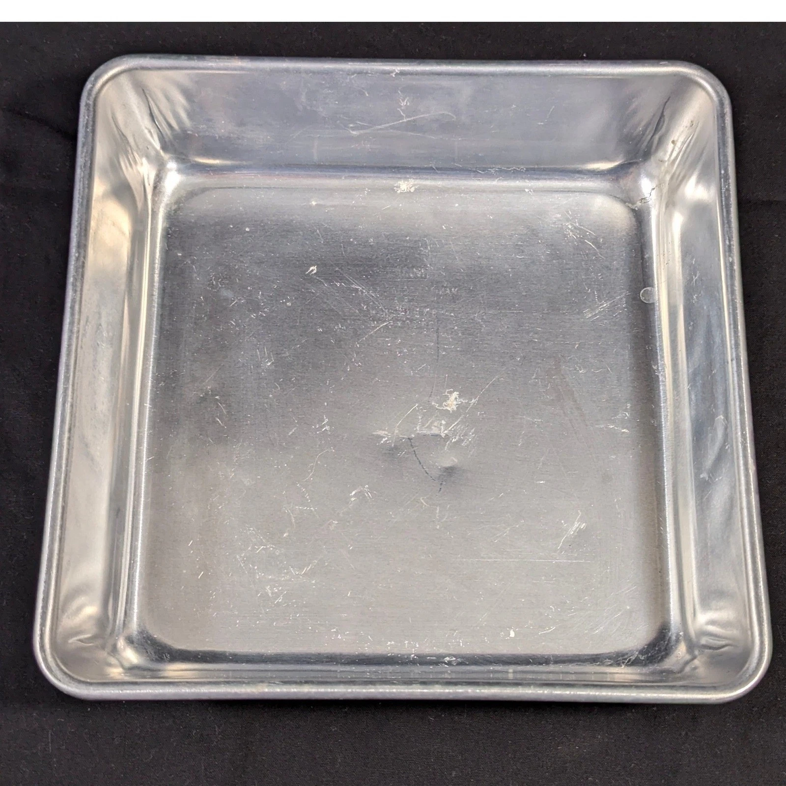 Mirro Aluminum 8x8 Square Cake Pan USA and 2 aluminum Non-Stick Loaf Pan Set
Opens in a new window o