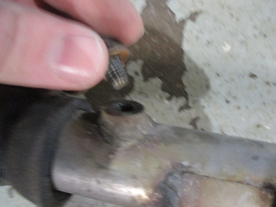 2000 丰田 MR2 Spyder - 司机侧车身散热器冷却液通道管道 — 第 4/4 张图片