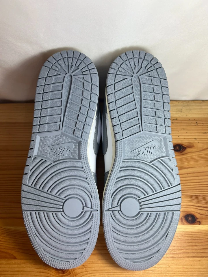Nike Air Jordan 1 Low Vintage Gris (GS) 553560-053 Talla 7Y Nuevo DS En Mano Foto 4 de 4