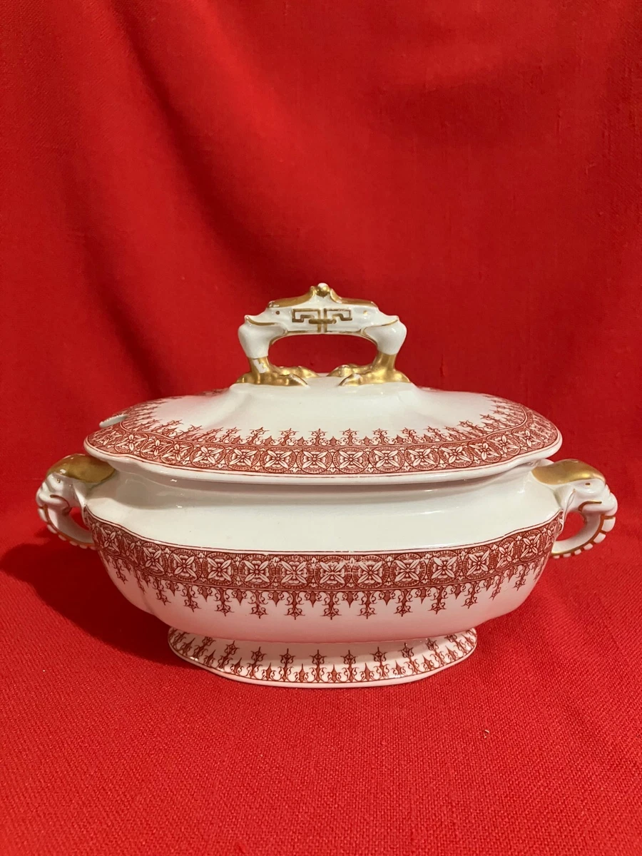 Lot 26 - A Royal Worcester hand-painted porcelain