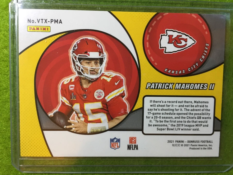 Patrick Mahomes SILVER PRIZM CARD  2021 Panini PATRICK MAHOMES Revolution VORTEX - Image 4 of 4