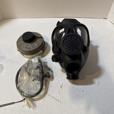 ISRAELI MILITARY M-15 GAS MASK Nos. With NATO Filter And Drinking Tube SIZE 1