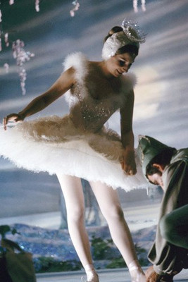Barbra Streisand 24x36 Poster Funny Girl Full Length in Ballet Scene