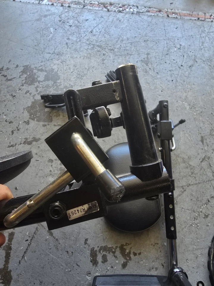 Wheel Chair elevating foot rest for legs with mounting brackets & bolts included - Image 4 of 4