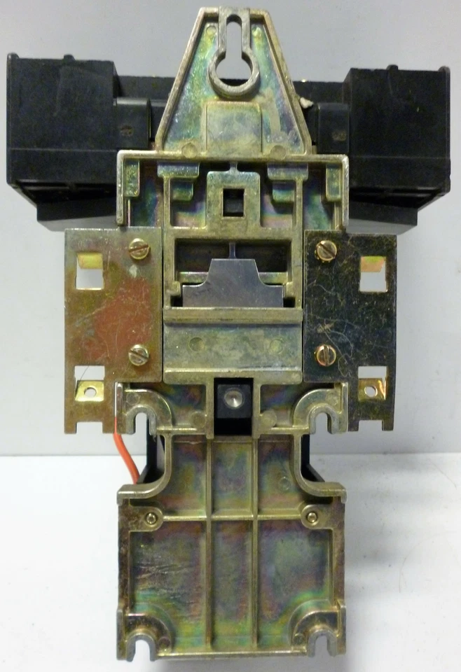 Schneider 8903LXO80 Mechanically Held Lighting Contactor - Image 4 of 4