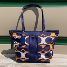 Coach Signature Stripe Linear Signature Tote Navy Multi Patent Trim F23908