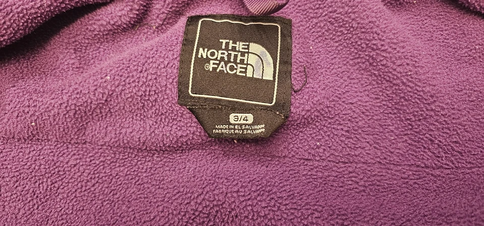 Chaqueta North Face para niños pequeños 3/4 Foto 2 de 3