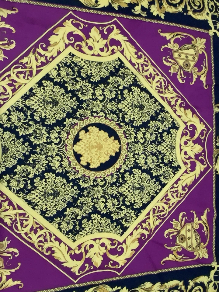 Bufanda para mujer CODELLO todo dorado y rosa seda estampado cachemir PEC Foto 3 de 4