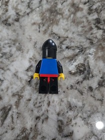 Lego Black Falcon 6062 6102 Black Chin Guard Castle Minifigure