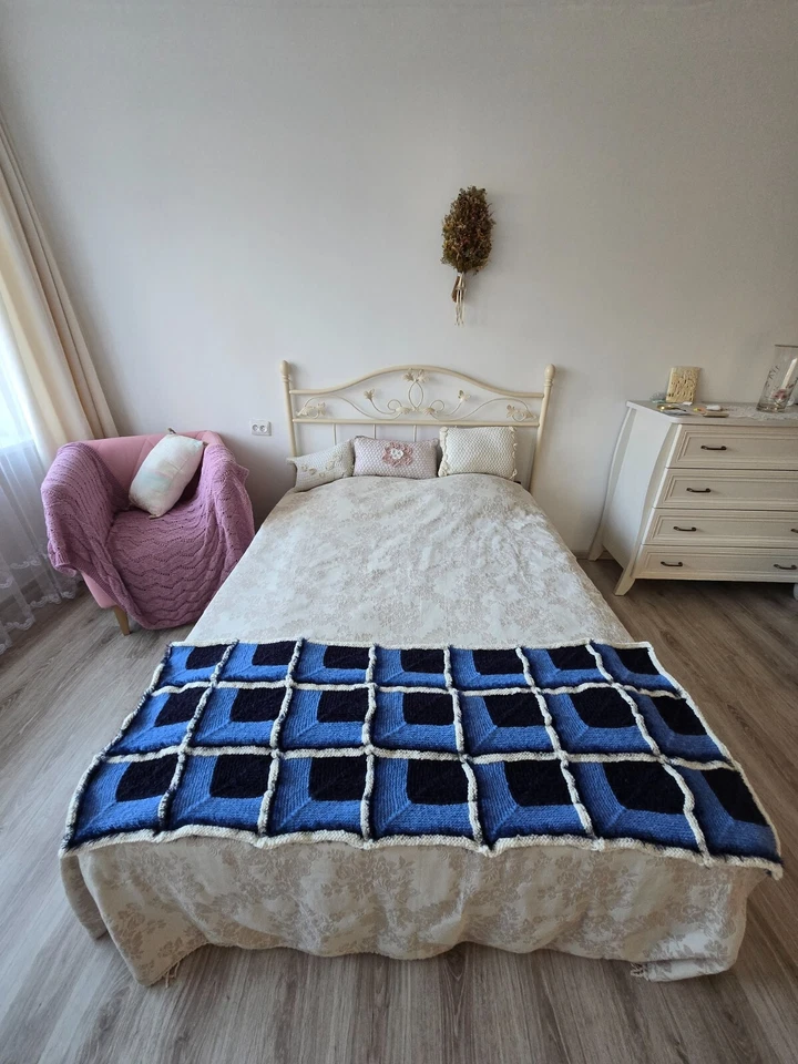 NEW HANDMADE KNIT KNITTED BLANKET THROW WOOL GEOMETRIC PATTERNED UNIQUE HANDWORK - Image 2 of 4