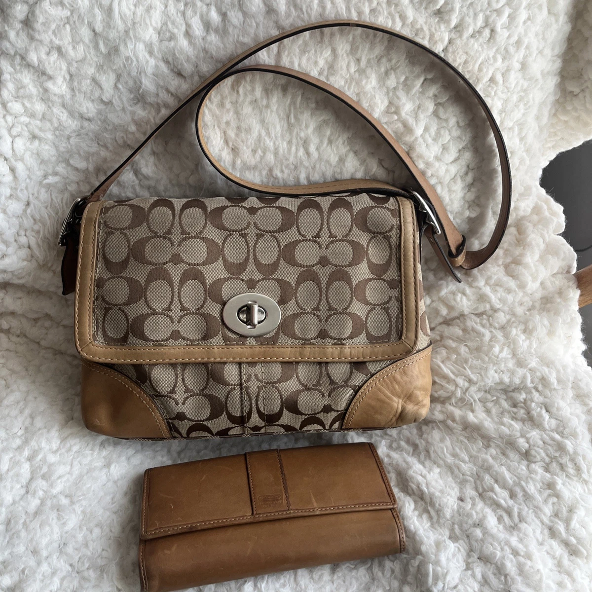 Coach Hampton Shoulder Bags Turn Lock Handbags for Women for sale