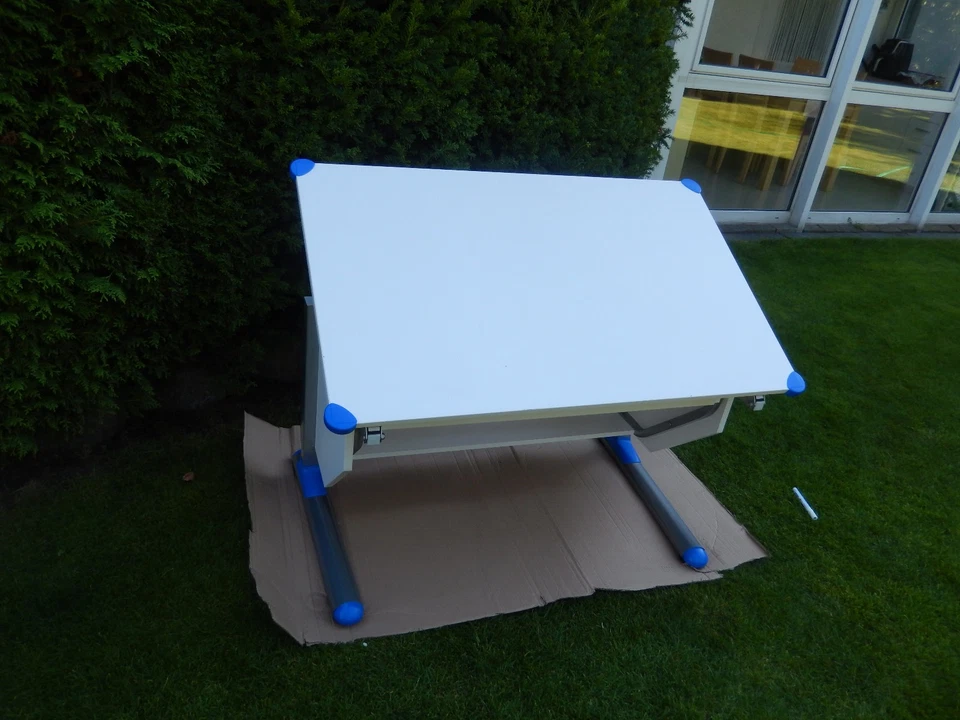 Kinderschreibtisch, höhenverstellbar in weiß Modell Philipp von Caro