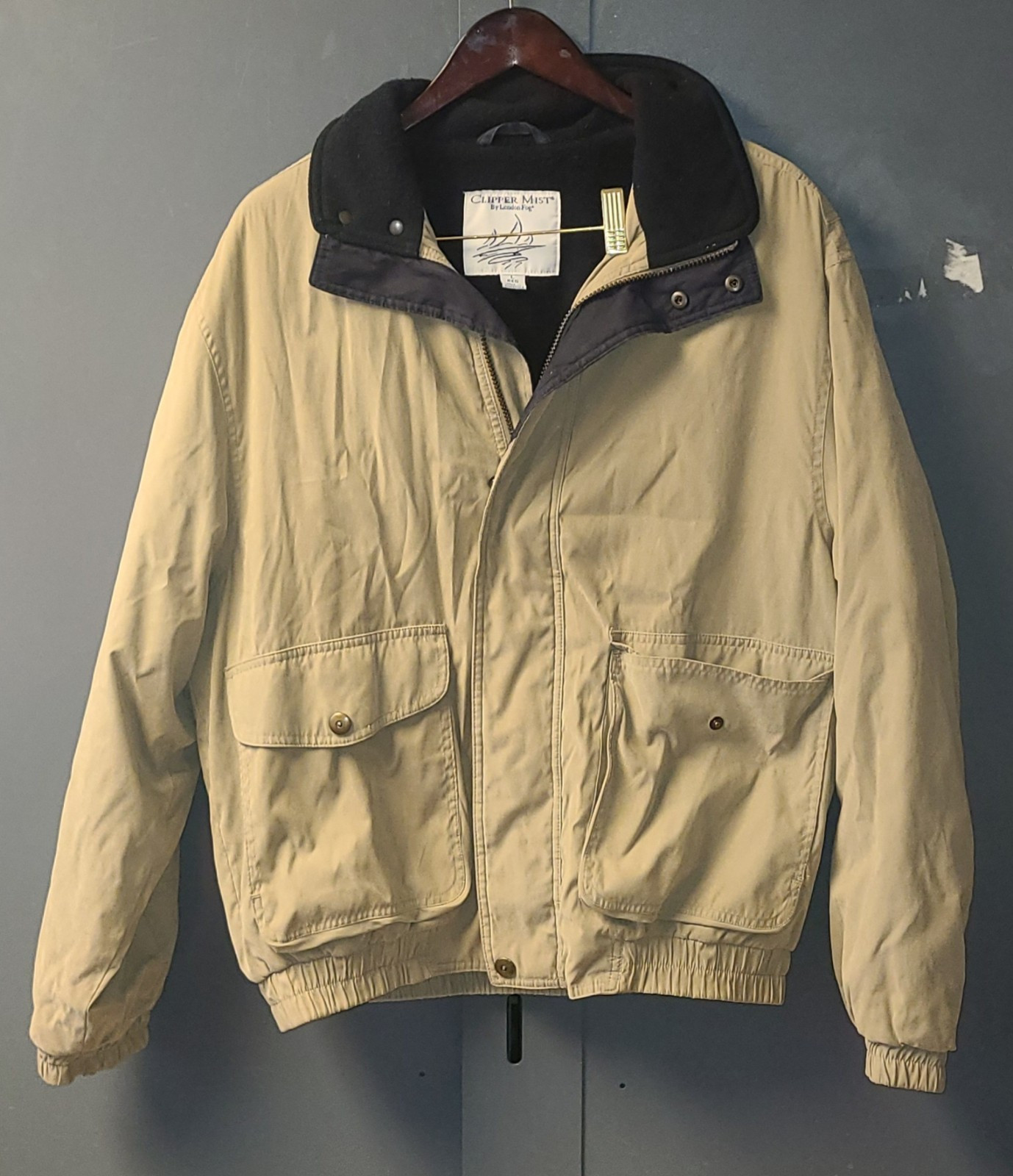 Men's Large London Fog Clipper Mist Jacket in Beige Tan with Black Collar