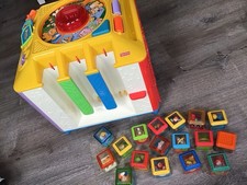 Vtg Fisher Price Incrediblock w/ 17 Peek-a-blocks 5 sides of fun Music Lights