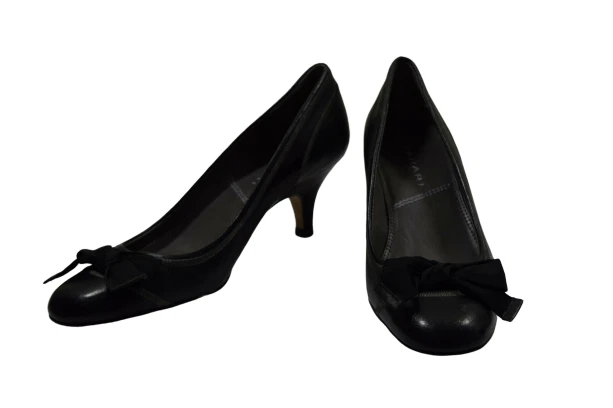 TAHARI女式威尼斯蝴蝶结皮鞋高跟鞋黑色高跟鞋6 — 第 3/4 张图片